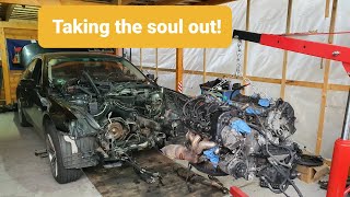 It's coming out! The engine is coming out! Bmw e65 735i V8