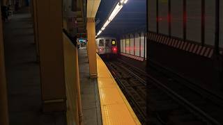 R46 W train leaving City Hall and off to Canal St #nycsubway #nyc #train #rapidtransit