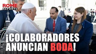 El papa anuncia la boda de dos colaboradores en un acto público