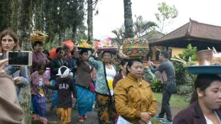 Balinese ceremony at Pura Ulun Danu Bratan