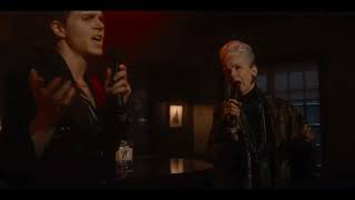 Evan Peters & Frances Conroy Singing Karaoke - AHS 10X01