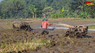 2 Traktor Sawah Nyingkal Dan Garu Bareng