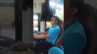 Driver Bus Artisnya Jackal holidays Pak Ari dan Mang Tantan (Toni) in Action! Tourista XL