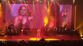 Sunidhi Chauhan Live Performance in Sydney 2024 | Beedi | Omkara |