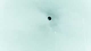 Incredibile video di un buco nero (black hole)