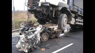 2.07.17 СТРАШНОЕ ДТП в ТАТАРСТАНЕ, между автобусом и грузовиком, трагедия унесла жизни 14 человек