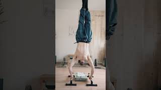 Handstand push up on parallel parallettes for the first time #calisthenics #fitness #workout