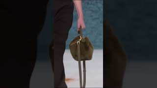 ¿Qué puntuación le das a Loewe? #loewe #jonathananderson #pfw #fashionweek #runway