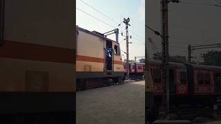 how shows green flag in railway station ? exchange of green flag.#shorts #shortfeed