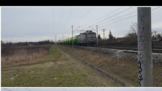 Przelot kolorowego pociągu towarowego.🚆🟨🟩🟩🟨®. Colourful train.     Subskrybuj kanał‼.