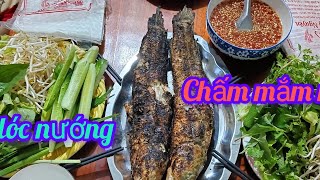 Cá lóc nướng cuốn bánh tráng chấm mắm me đơn giản mà ngon mời cả nhà