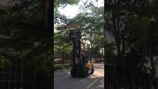 3 ton forklift work in container