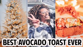 MINIMALISTIC CHRISTMAS TREE DECOR, CHRISTMAS SHOPPING + THE BEST AVOCADO TOAST EVER