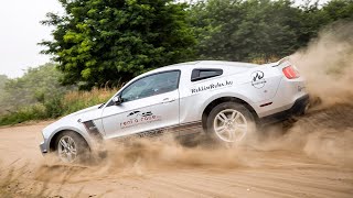 Ford Mustang GT Coyote amerikai izomautó vezetés rallypályán | élményvezetés.hu