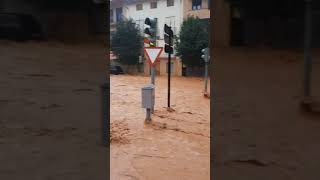 Videos impactantes de las inundaciones en LA COMUNIDAD ValenciaNA Y #COMUNIDADVALENCIANA Y #VALENCIA