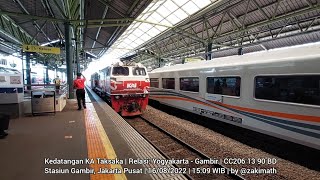 Kedatangan KA Taksaka di Stasiun Gambir Jakarta Pusat