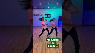 me khiladi tu anadi #viral #trendingshorts #dance #acompany #ayushi badoniya