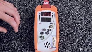 Children's congenital cardiac: Reading the oxygen saturation monitor and replacing batteries