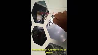 Makeover Dinding Konter Yang Rontok Dan Mengelupas Menggunakan Wallpaper Foam Motif Bata Putih