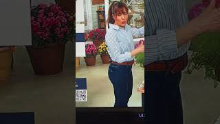 QVC’s Sandra Bennett Looking 🔥🔥 in Jeans