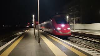 Strombazzante Frecciarossa 8813