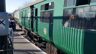 Class 31 in BR Blue at Tunbridge Wells West / Spa Valley Railway - TransportStuff Shorts