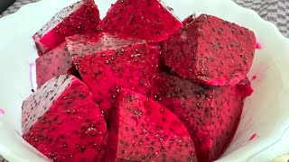 THE EASIEST WAY TO EAT DRAGON FRUIT 😋 SWEETEST MOST TASTIEST DRAGON FRUIT IN THE PHILIPPINES 😋🇵🇭