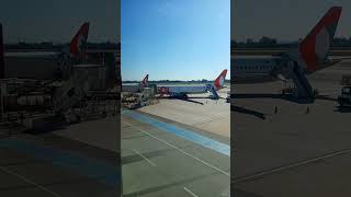 AVIÃO da GOL no AEROPORTO de CURITIBA