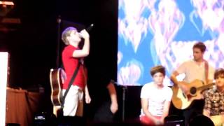 One Direction - Song Mash Up Live in Wolverhampton