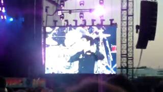 Green Day - Tre Singing Shout and Fondling his Invisible Breasts, @ LCCG, 16/06/2010