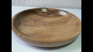 Woodturning - Beginners platter turning (English Walnut)