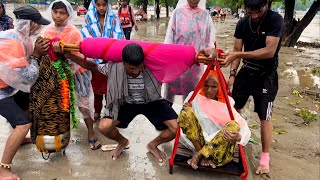 कलयुग के श्रवण कुमार🚩 बेटे अपनी माँ को हरिद्वार से अपने कंधों पर 110 किलोमीटर यात्रा कराएँगे