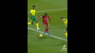 Roberto Firmino first touch and vision🔥#shorts#lfc