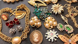 SHOPGOODWILL GOODWILL VINTAGE COSTUME JEWELRY LOT UNBOXING FOR SALE ON YOUTUBE POSHMARK