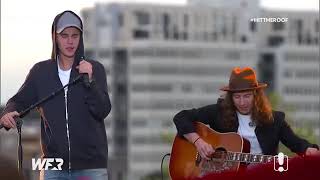 Justin Bieber singing boyfriend on the word famous roof top in Australia #justifyyourselfbelieber