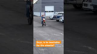 What’s he doing wrong? Or right? #moto #wheelie #motivation #funny #art #fail