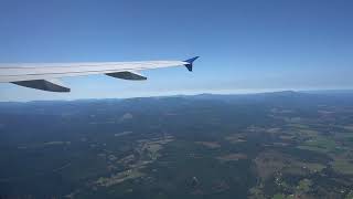 United Airlines Airbus A319 takeoff and climb out Eugene Oregon