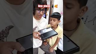 Sourav Joshi Ki New Phone 😯 | #smartphone #unboxing #souravjoshivlogs #playgalaxy  #samsung #short |