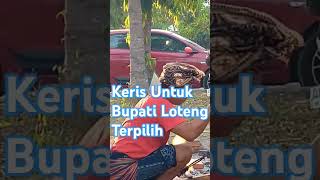 Penempaan Keris Untuk Bupati Loteng Terpilih