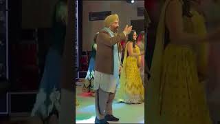 Sunny Deol performs to his iconic 'Main Nikla Gaddi Leke' at son Karan Deol's Sangeet event 🔥😍