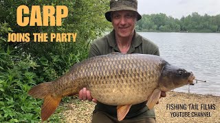 CARP THAT JOINED THE PARTY #carpfishing #tenchfishing @linearfisheriesofficial5514 @TenchfishersTV