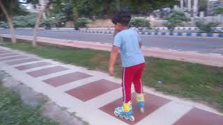 5 yrs kid skating like pro on footpath