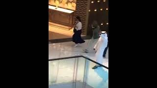 SRK 👑 is in Dubai? Shah Rukh Khan spotted in Dubai Mall 🔥