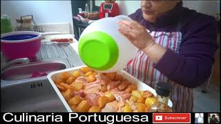 Frango Assado no Forno com Batatas e Bacon