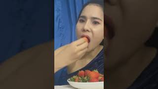 ASMR eating strawberry 04 #asmr  #mukbang #noodles