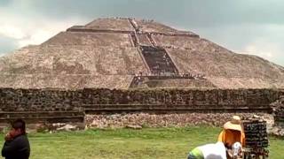 The mighty pyramids - Teotihuacan