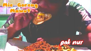 Mukbang  Mie goreng Pak Nor// Pedagang Kaki 5 Kendit Situbondo