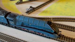 Hornby OO Gauge A4 The Mallard & Flying Scotsman Running session