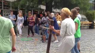 Oefenen voor straatparade Zomercarnaval