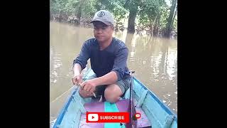 MENJARING IKAN SAAT BANJIR💦#shorts #youtubeshorts #didiriwih